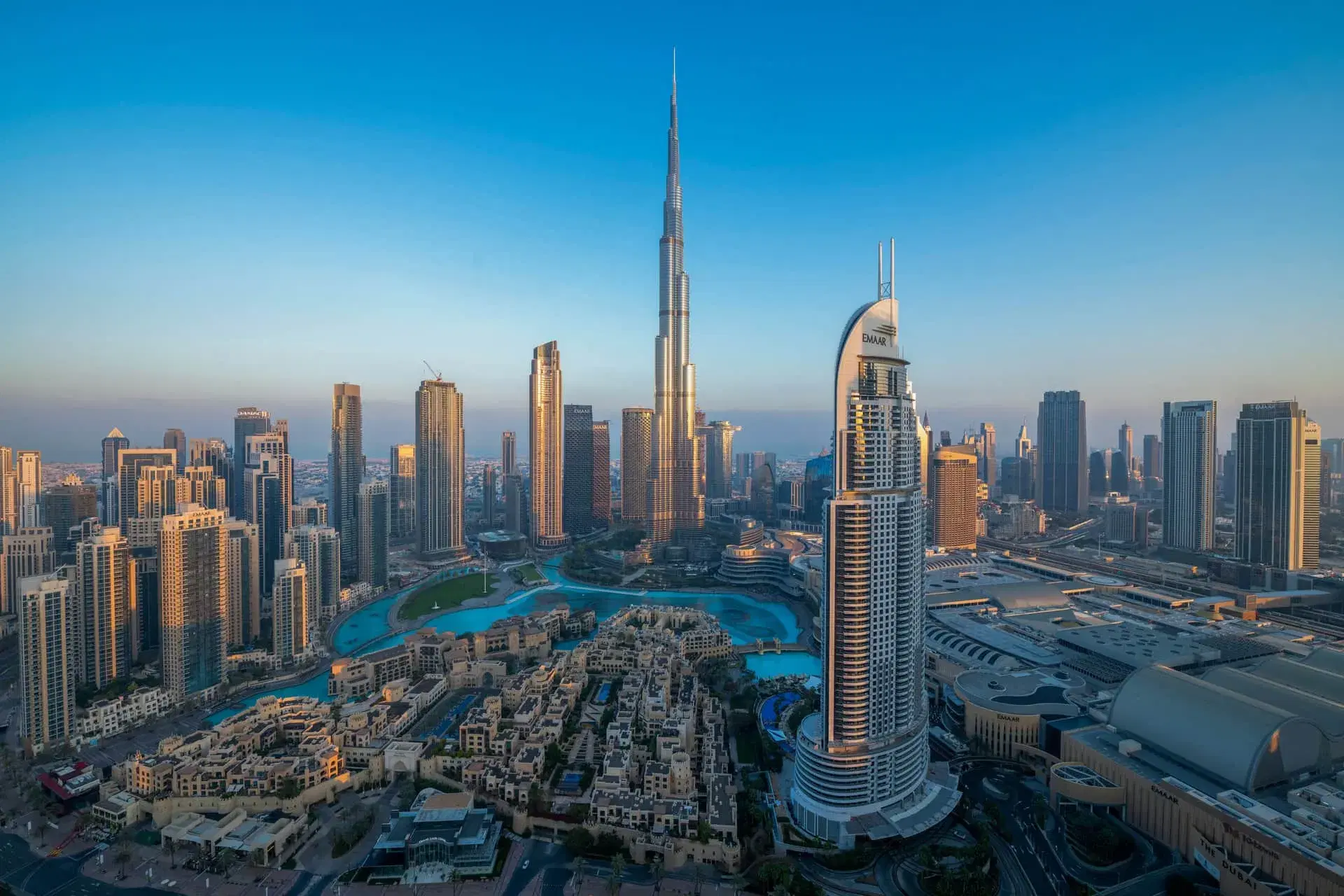 Burj Khalifa — Dubai city tour