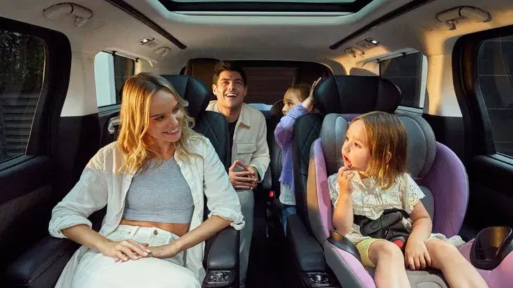 Top 5 Reasons to Hire a Private Chauffeur in Dubai